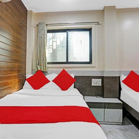 Oyo 84398 Maroshi Residency Bombaim Exterior foto